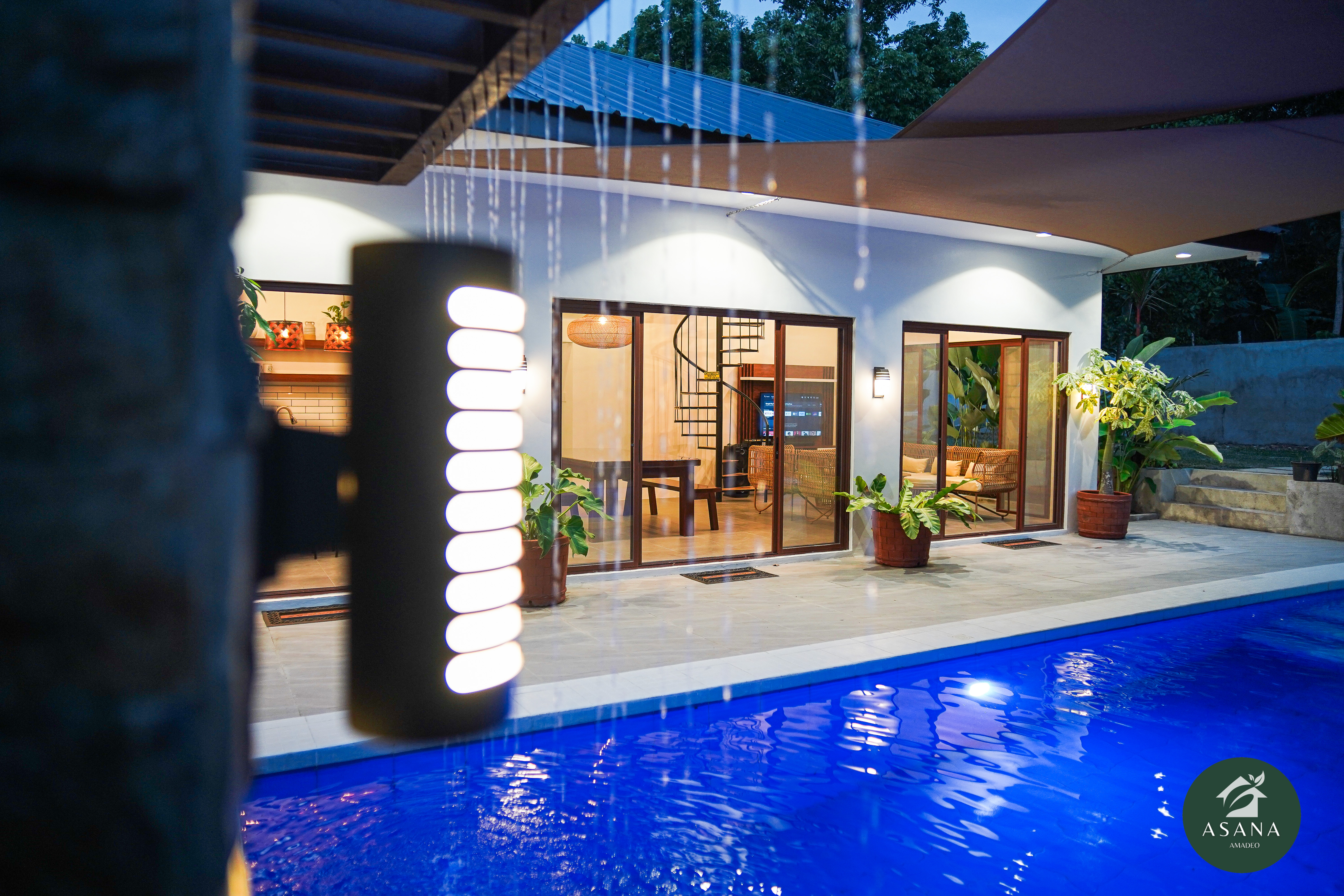 Asana Amadeo villa exterior with pool and garden, Amadeo Cavite